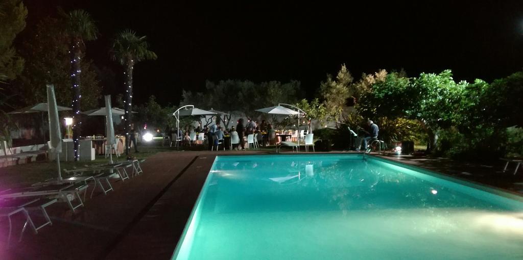 Borgo Fiore Country House サリーチェ・サレンティーノ エクステリア 写真